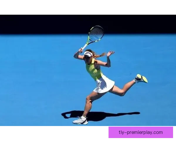 高芙赛后怒砸球拍为发泄情绪