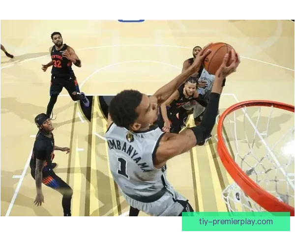 文班亚马遭绝杀出局低头沮丧黯 文班亚马遭绝杀出局低头沮丧黯