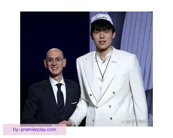 杨瀚森心中历史最强五人阵容一套